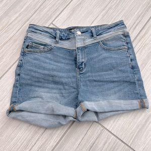 Judy blue yoke front shorts